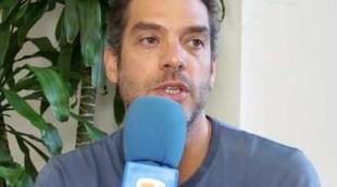 Javier Mora: "Adolfo Serna, mi personaje en 'Fenómenos', es tan fan de sí mismo que llega a cansar"