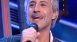 Sergio Dalma ameniza al público de 'El hormiguero' durante la publicidad cantando "Yo no te pido la luna"