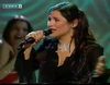 Rosa con "Europe's Living a Celebration", representante de España en Eurovisión 2002