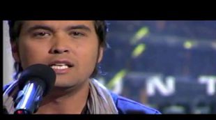 Fernando Fú canta la canción de 'Punto pelota'