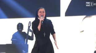 Sor Cristina interpreta "Lungo la riva" en la final de 'La Voz Italia'