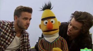 Liam Payne y Harry Styles (One Direction) cantan el abecedario junto a Blas en 'Barrio Sésamo'