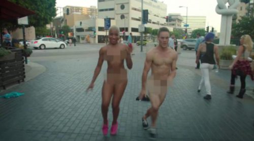 'Dating Naked', el 'Adán y Eva' americano, se promociona con un flashmob desnudo en Los Ángeles