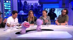 La Oreja de Van Gogh bromea con Pichas y Cachas en el debut de 'El hormiguero' en México