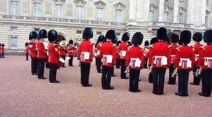 La Guardia de la Reina de Inglaterra interpreta la sintonía de 'Juego de Tronos' en Buckingham Palace