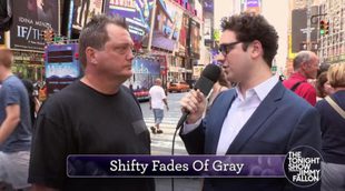 Jimmy Fallon bromea con la gente pronunciando mal "50 sombras de Grey"