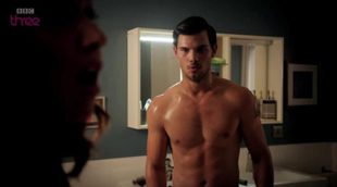 Taylor Lautner desnudo en el avance de la segunda temporada de 'Cuckoo'