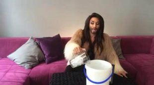 Conchita Wurst cumple el #IceBucketChallenge a su manera