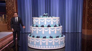 ¿Qué dos strippers salen de la tarta del 40 cumpleaños de Jimmy Fallon?