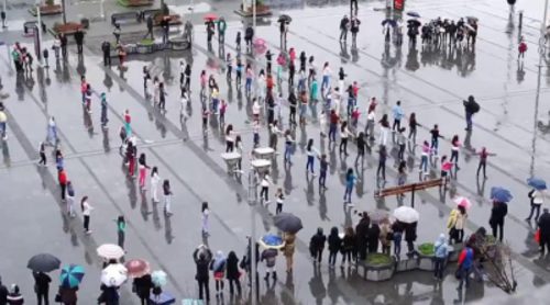 Espectacular flashmob en el centro de Skopie para pedir matrimonio a su pareja