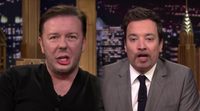 Ricky Gervais y Jimmy Fallon se cambian los labios para cantar un villancico