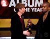 Kanye West sube al escenario de los Grammy a protestar por el "robo" a Beyoncé