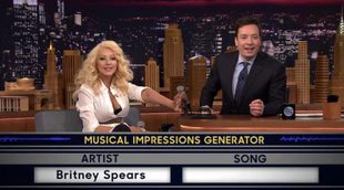 Christina Aguilera imita a Britney Spears, junto a Jimmy Fallon, en 'The Tonight Show'