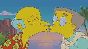 El beso gay entre Smithers y el Señor Burns en 'Los Simpson'