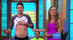 Ximena Córdoba desnuda a William Váldes en 'Despierta América'