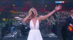 Polina Gagarina canta su "Million Voices" en el Campeonato Mundial de Natación en Kazán