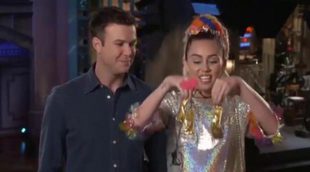 Miley Cyrus todavía no sabe si va a presentar 'SNL' desnuda o vestida
