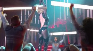 La cremallera de Britney Spears le juega una mala pasada en el escenario