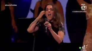 Ruth Lorenzo canta 'Sobreviviré' de Mónica Naranjo en la gala de 'Por ellas' de Cadena 100